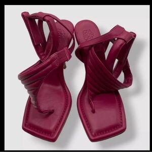 Elegant Magenta Strappy Sandals